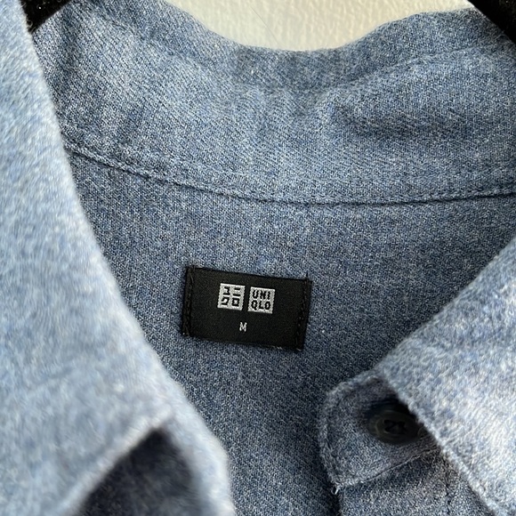 Uniqlo flannel shirt - cozy! - Picture 2 of 6